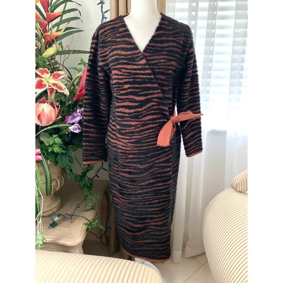 NEW JOA Zebra Print Fuzzy Long Wrap Cardigan Duster in Black / Brown - Picture 1 of 11